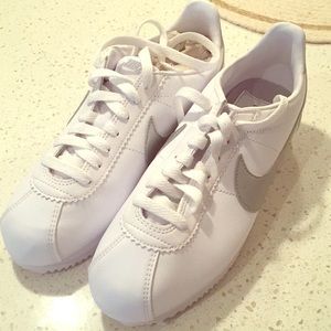 Nike women's Classic Cortez Leather Sneakers